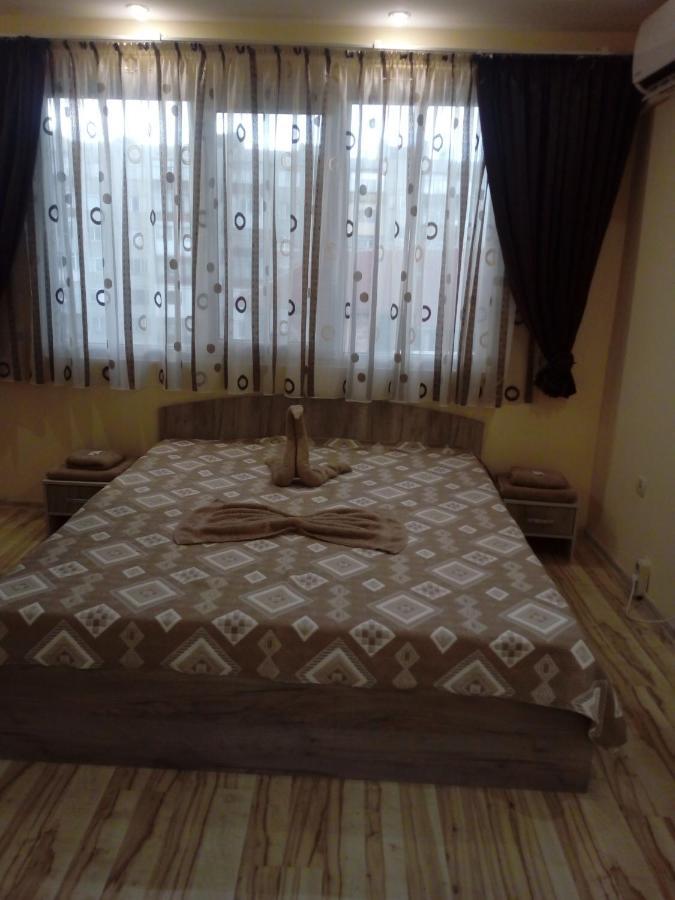 Апартамент Дани Apartament Dani Kazanluk Bagian luar foto