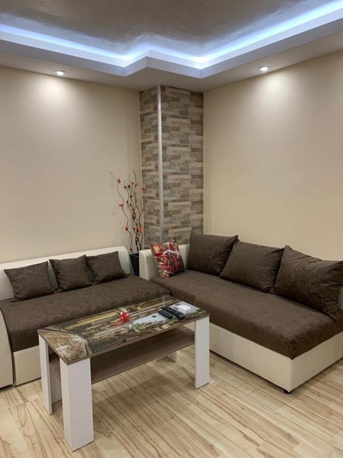 Апартамент Дани Apartament Dani Kazanluk Bagian luar foto